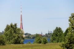 Rīgas torņi no Doles salas