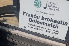 Franču brokastis Doles tējās
