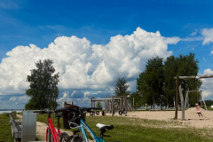 Skats uz rotaļu laukumu Salaspils pludmalē