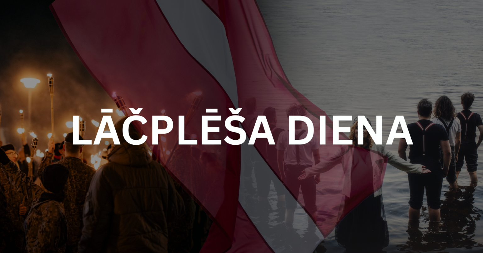 Lāčplēša dienas svinības ar lāpu gājienu un cilvēkiem ūdenī, ko pārklāj Latvijas karogs ar uzrakstu LĀČPLĒŠA DIENA.